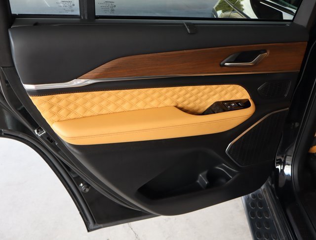 Used 2021 Jeep Grand Cherokee L Summit w/ Luxury Tech Group V image 41