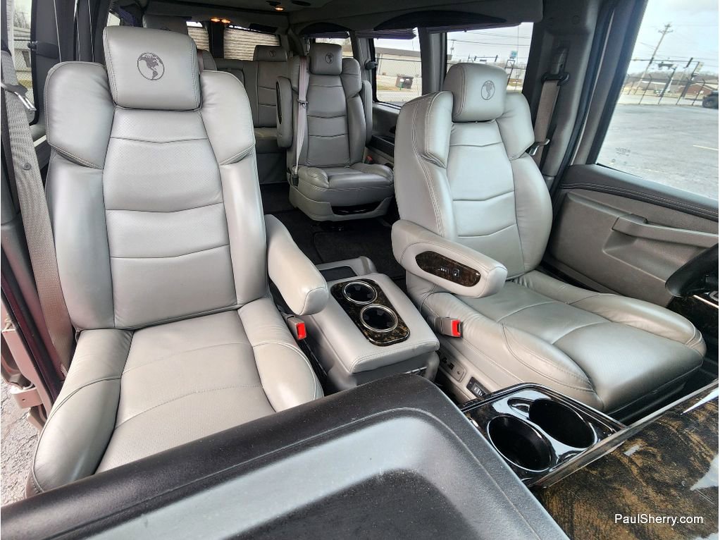 Used 2022 GMC Savana 2500 w/ Enhanced Convenience Package image 44