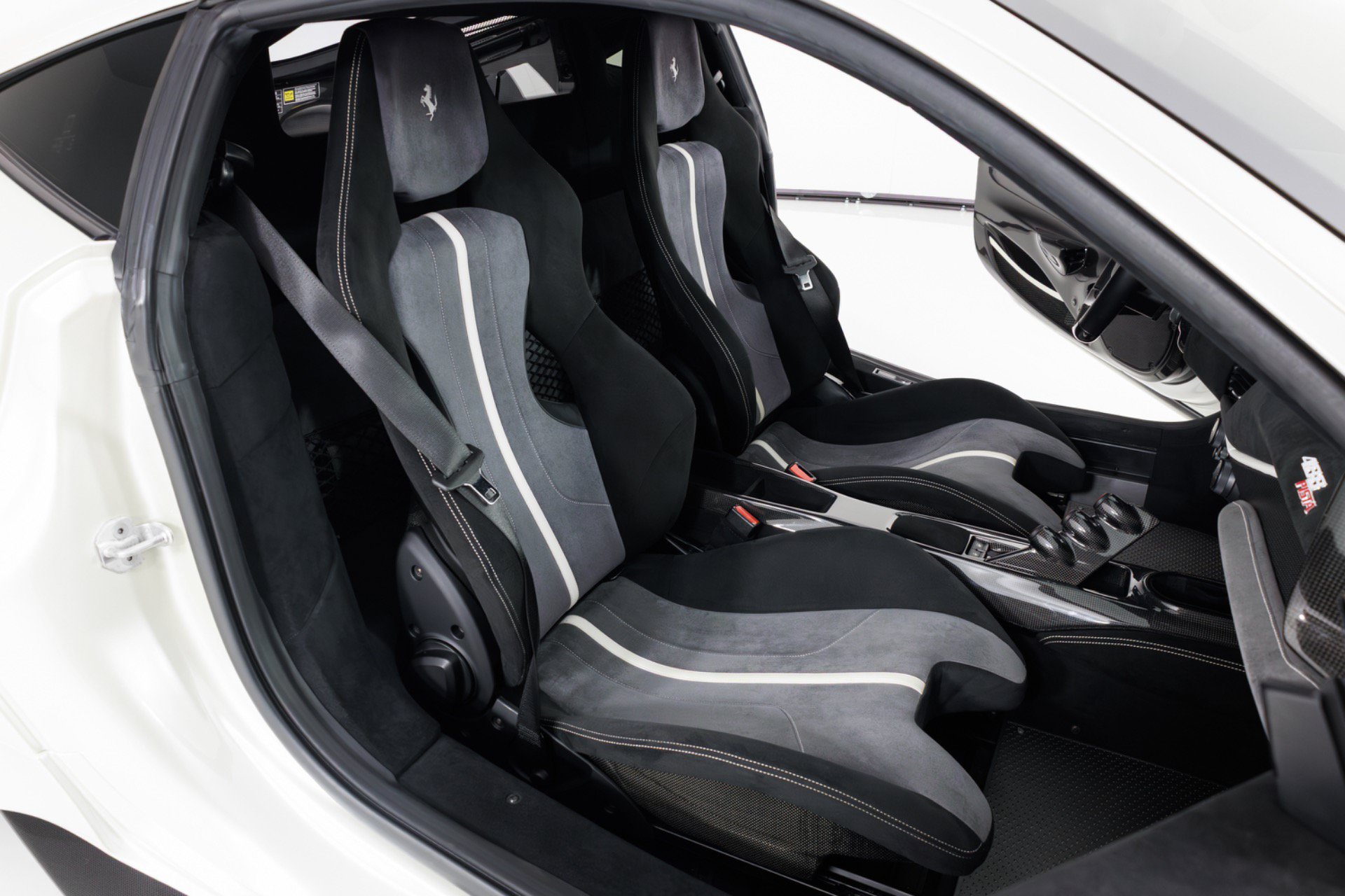 Used 2020 Ferrari 488 Pista Coupe RWD image 33