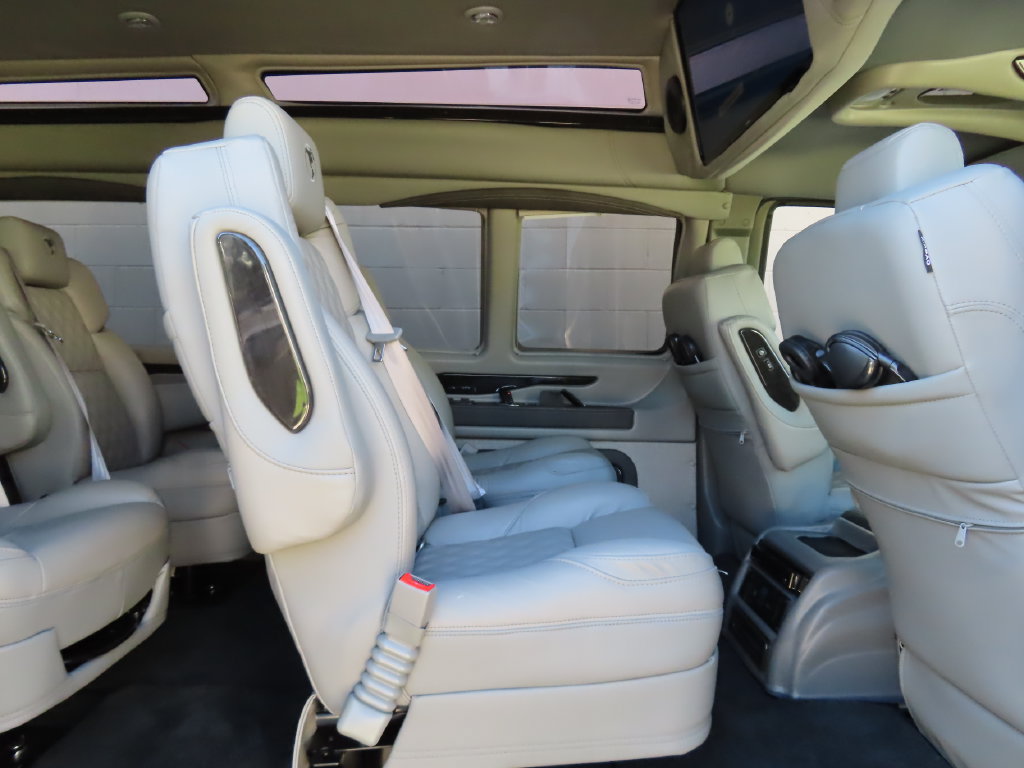 Used 2024 GMC Savana 2500 Extended w/ Driver Convenience Package RWD image 39