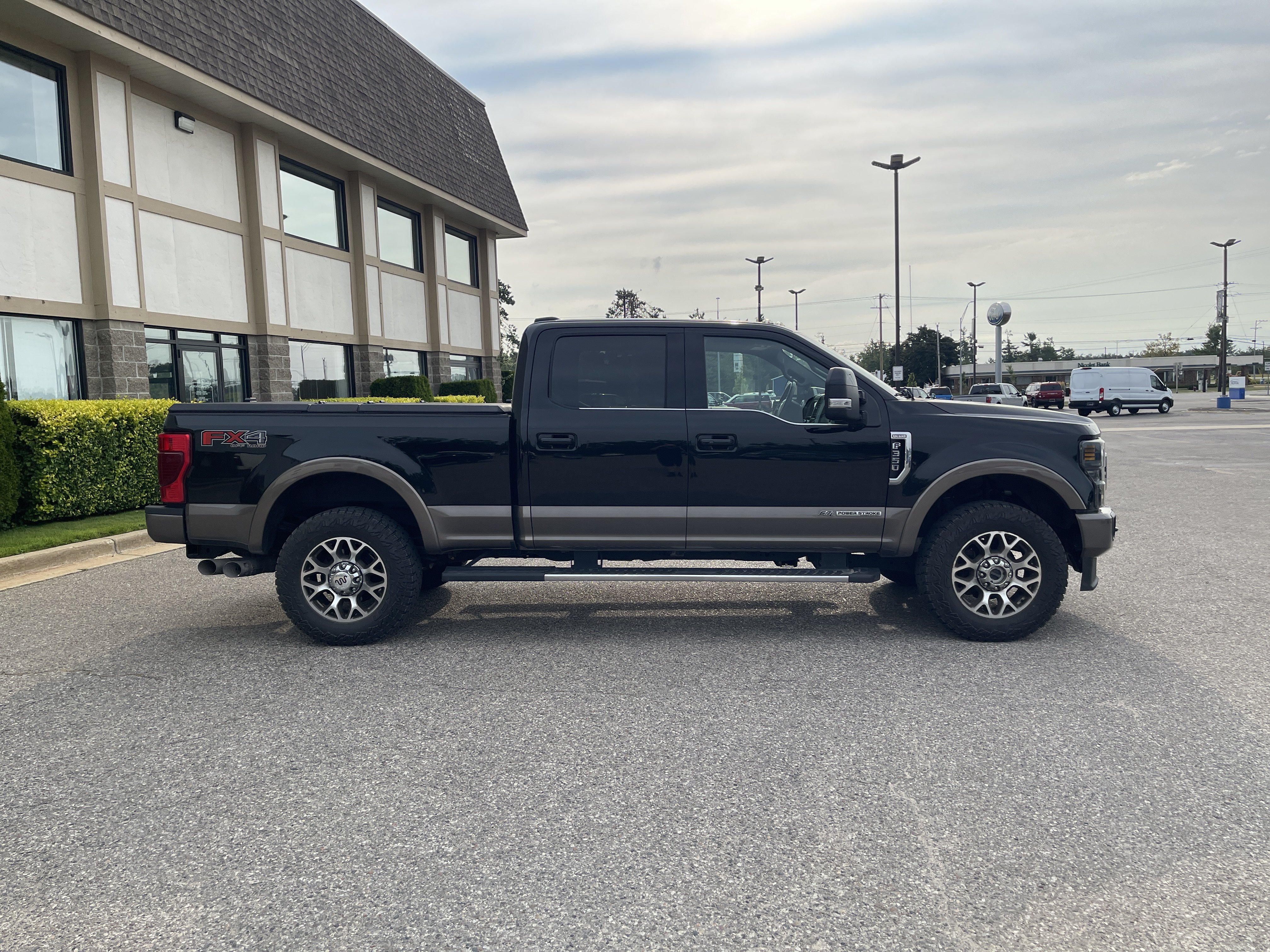 Used 2020 Ford F350 King Ranch w/ FX4 Off-Road Package AWD/4WD image 3