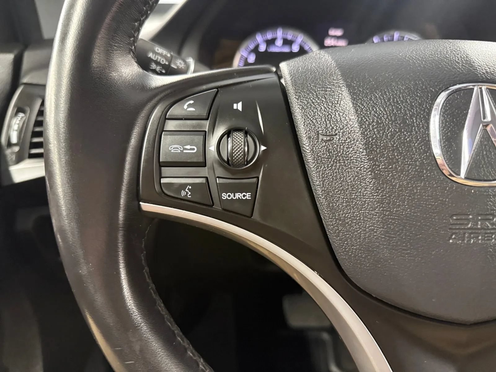 Used 2020 Acura MDX SH-AWD image 26