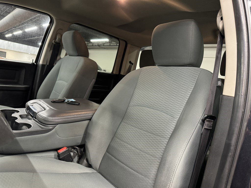 Used 2018 RAM 3500 Tradesman w/ Chrome Appearance Group image 24