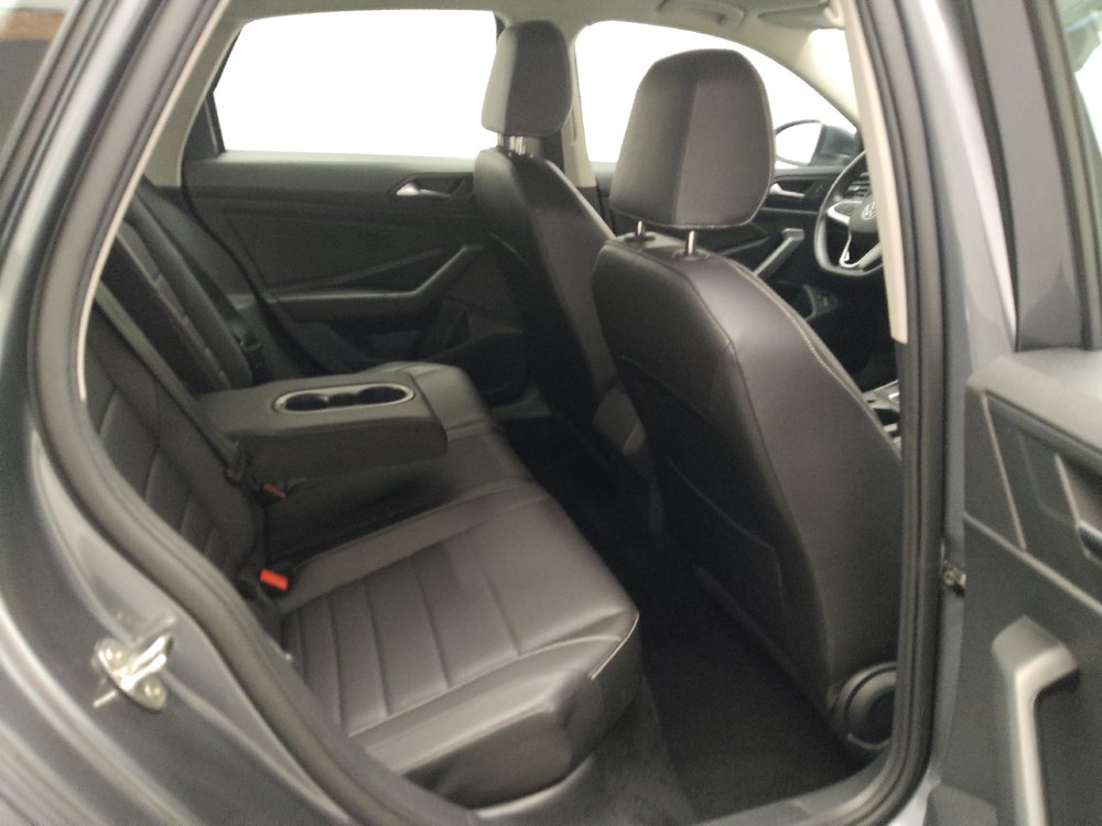 Used 2024 Volkswagen Jetta SE FWD image 19