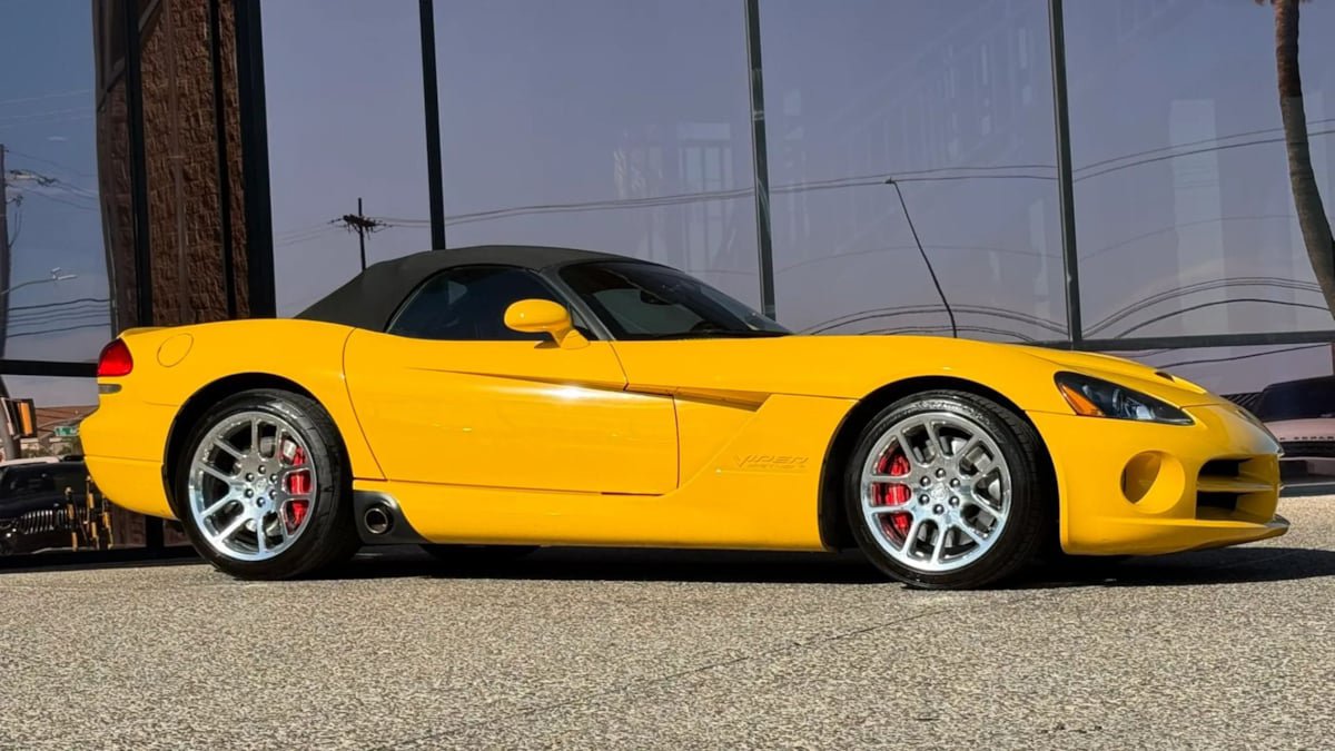 Used 2005 Dodge Viper SRT-10 RWD image 24