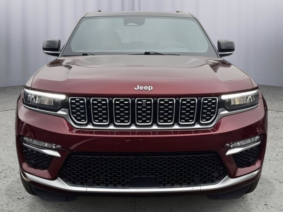 Used 2024 Jeep Grand Cherokee Summit AWD/4WD image 8