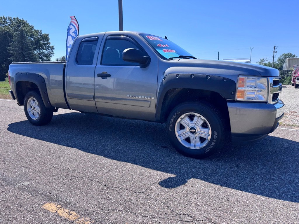 Used 2007 Chevrolet Silverado 1500 LT w/ Towing Package