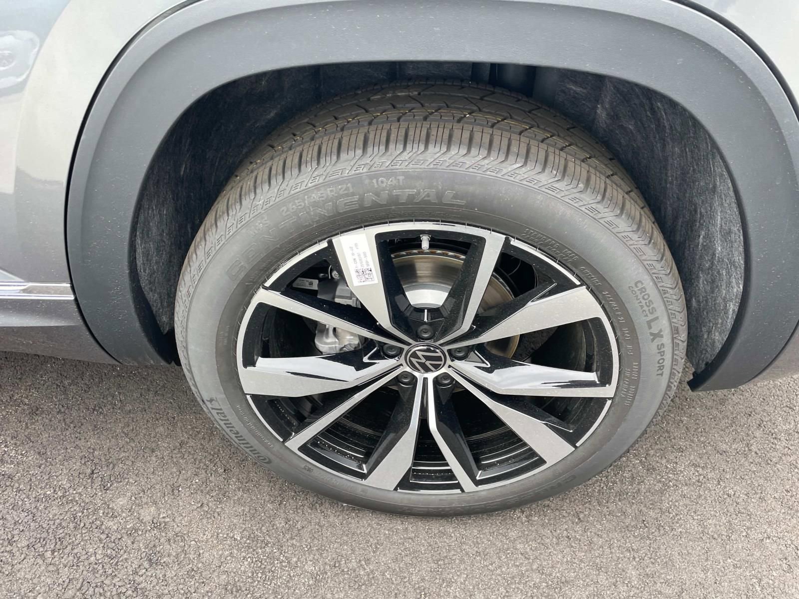 New 2025 Volkswagen Atlas SEL Premium R-Line image 5