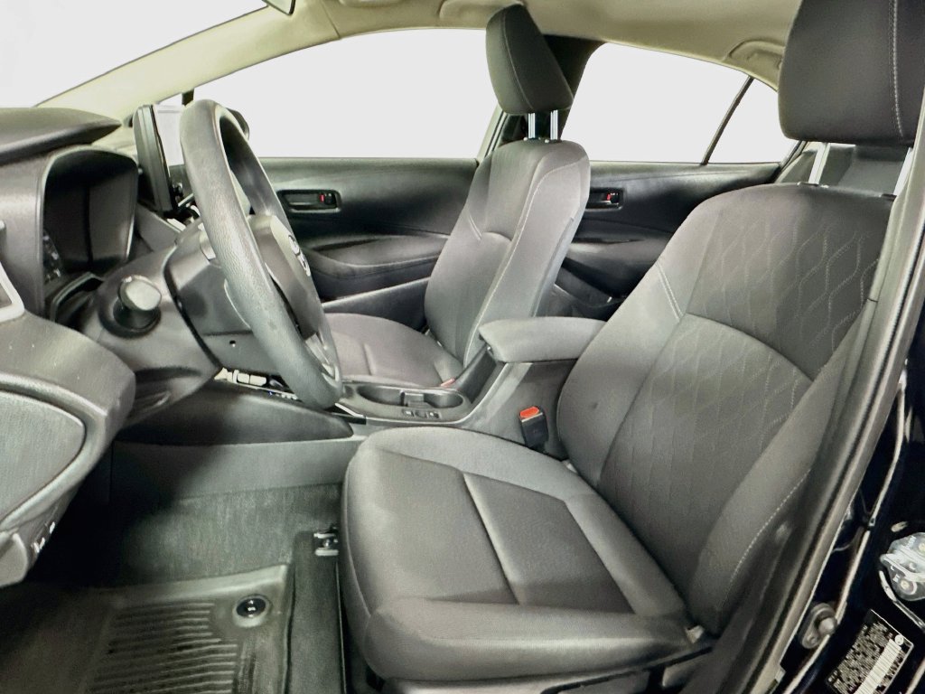 Used 2025 Toyota Corolla LE FWD image 8