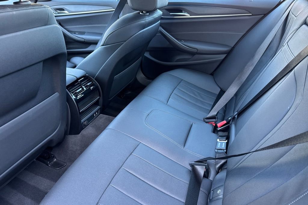 Used 2023 BMW 530e w/ M Sport Package RWD image 12