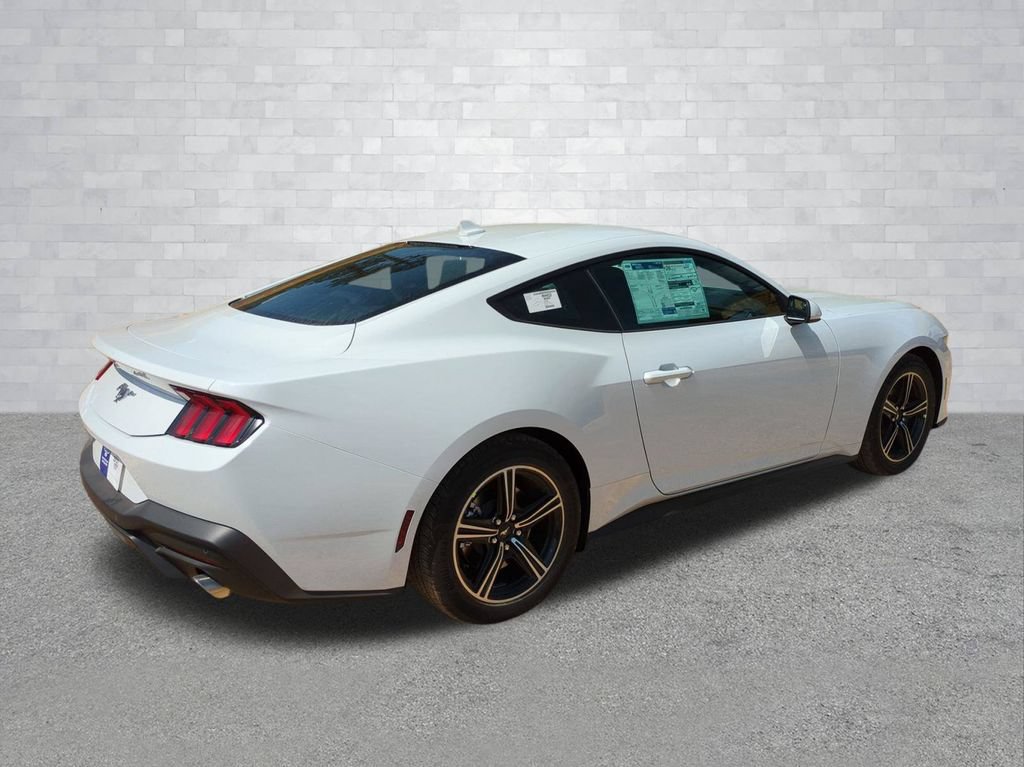 Used 2025 Ford Mustang Coupe RWD image 5