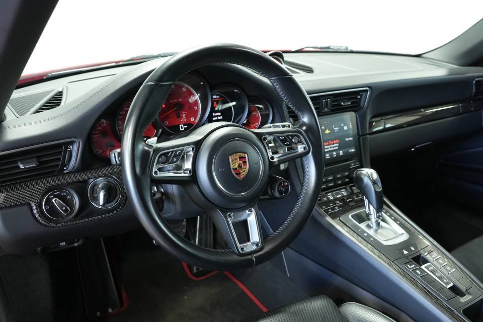 Used 2019 Porsche 911 Turbo image 4