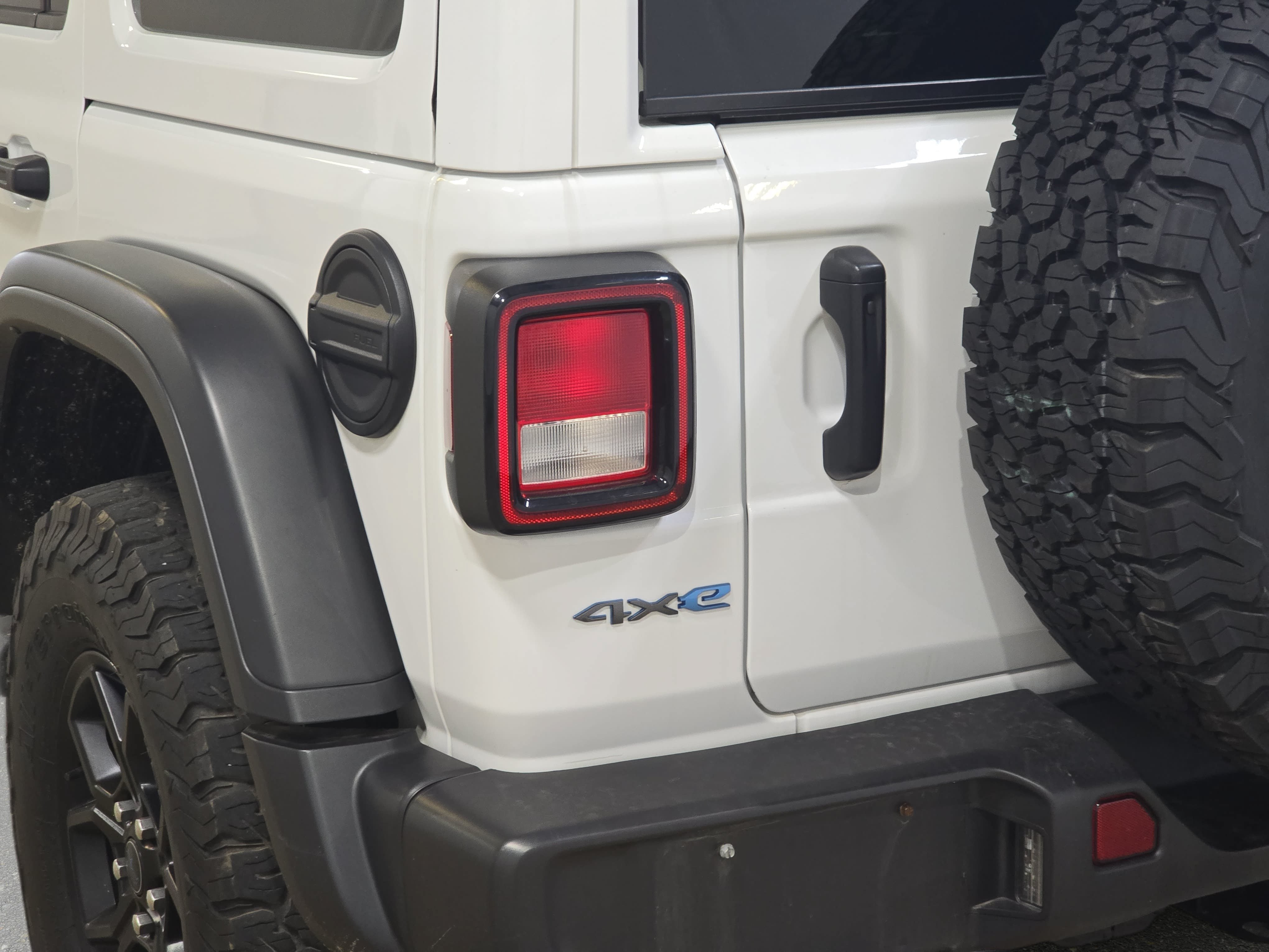 Used 2024 Jeep Wrangler Unlimited AWD/4WD image 29