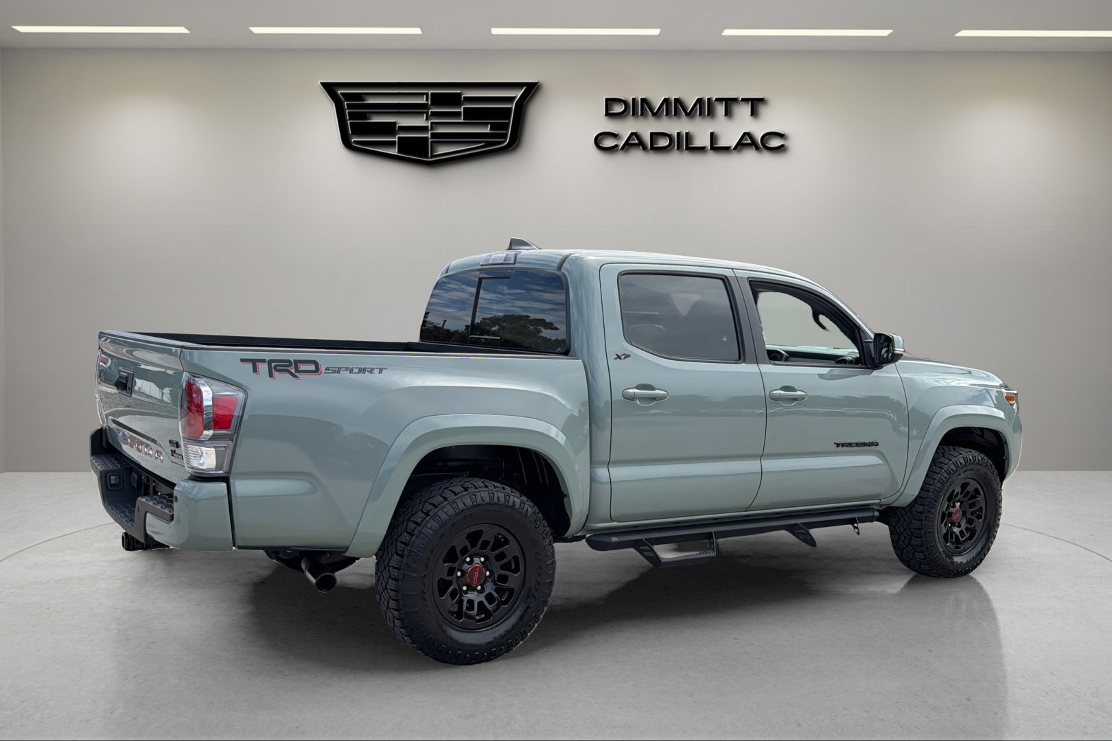 Used 2022 Toyota Tacoma TRD Sport w/ Technology Package RWD image 5