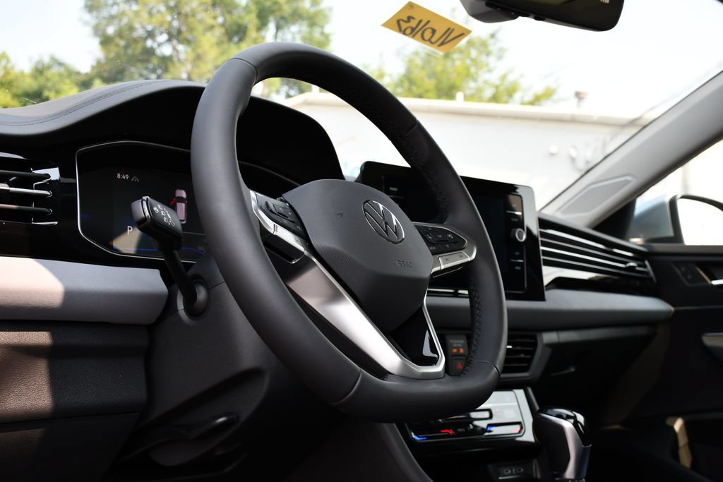 New 2026 Volkswagen Jetta SE FWD image 11