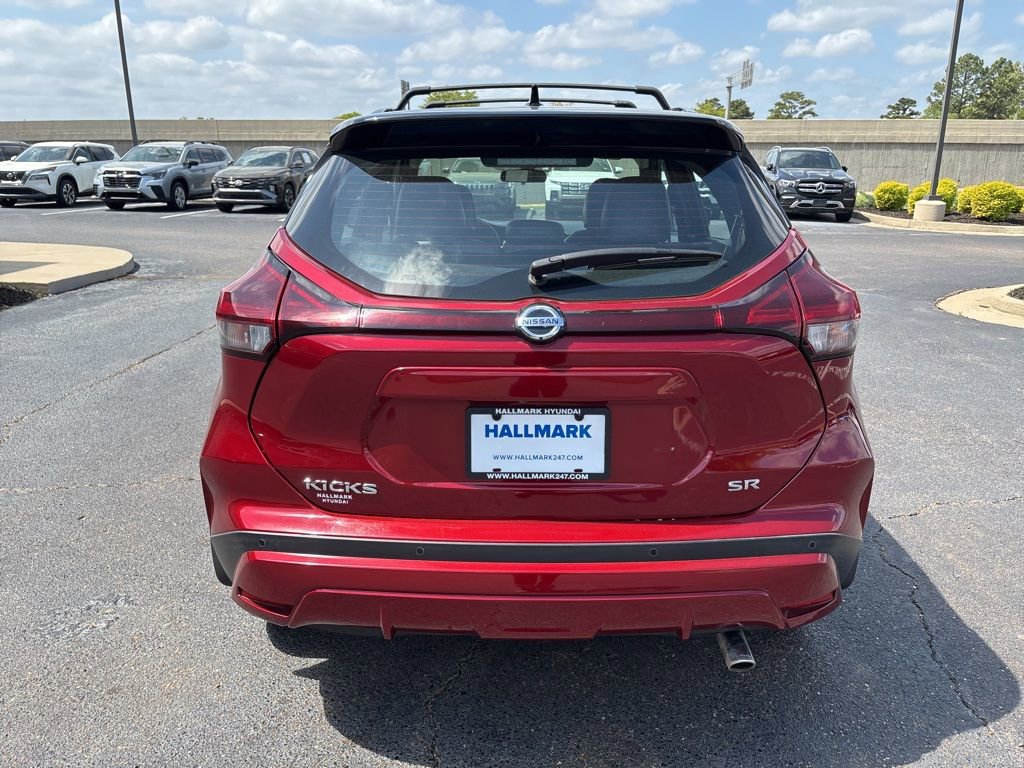 Used 2021 Nissan Kicks SR w/ SR Premium Package FWD image 6