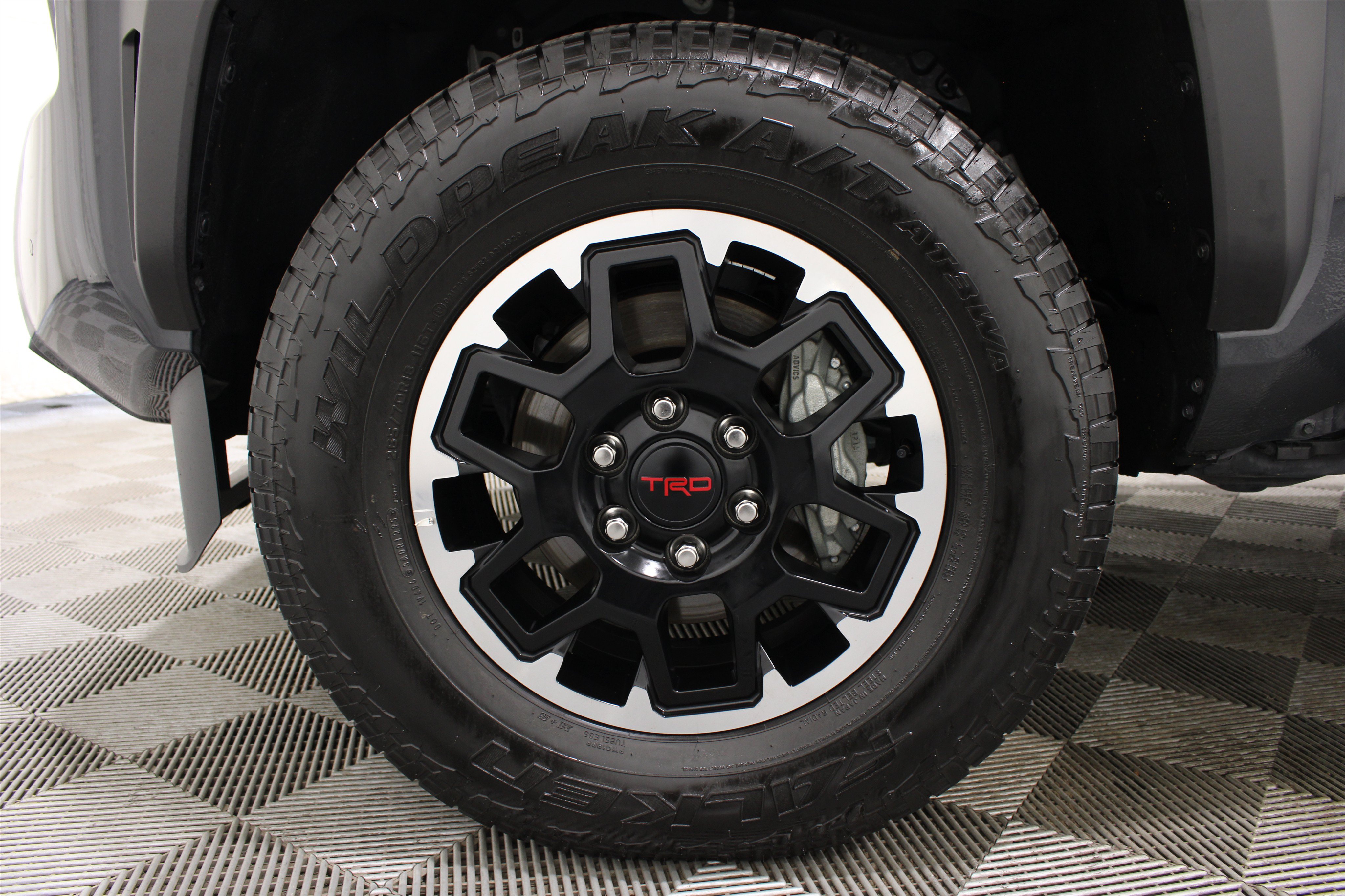 Used 2025 Toyota Tacoma TRD Off-Road w/ TRD Off Road Premium Package AWD/4WD image 37