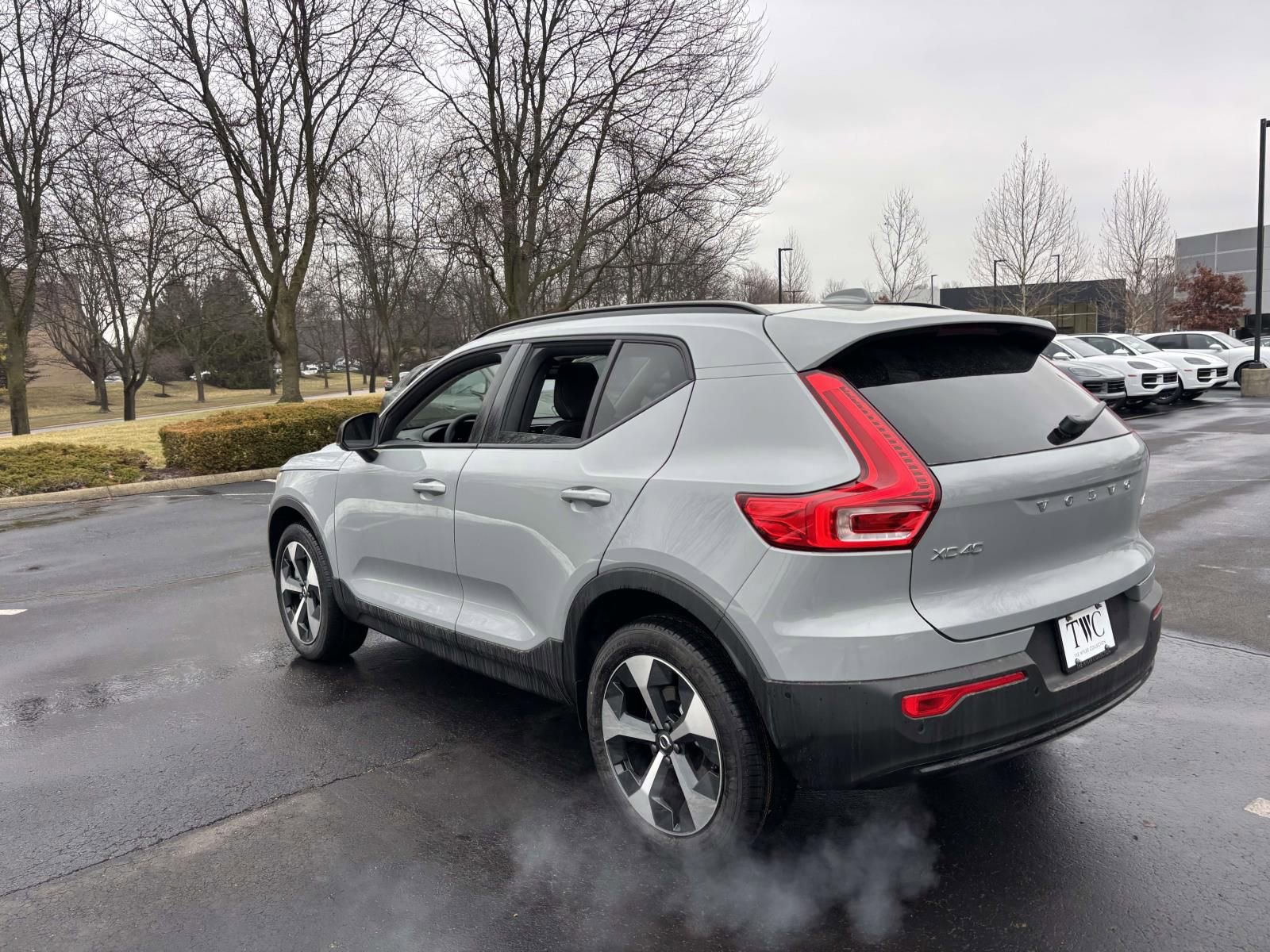 New 2026 Volvo XC40 B5 Plus w/ Protection Package Premier AWD/4WD image 5