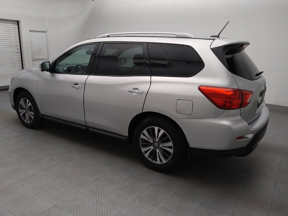 Used 2017 Nissan Pathfinder SL w/ SL Premium Package FWD image 3