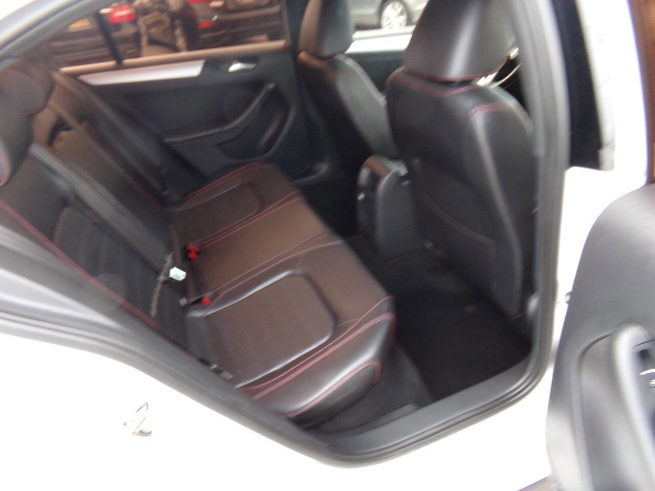 Used 2013 Volkswagen Jetta GLI Autobahn image 22