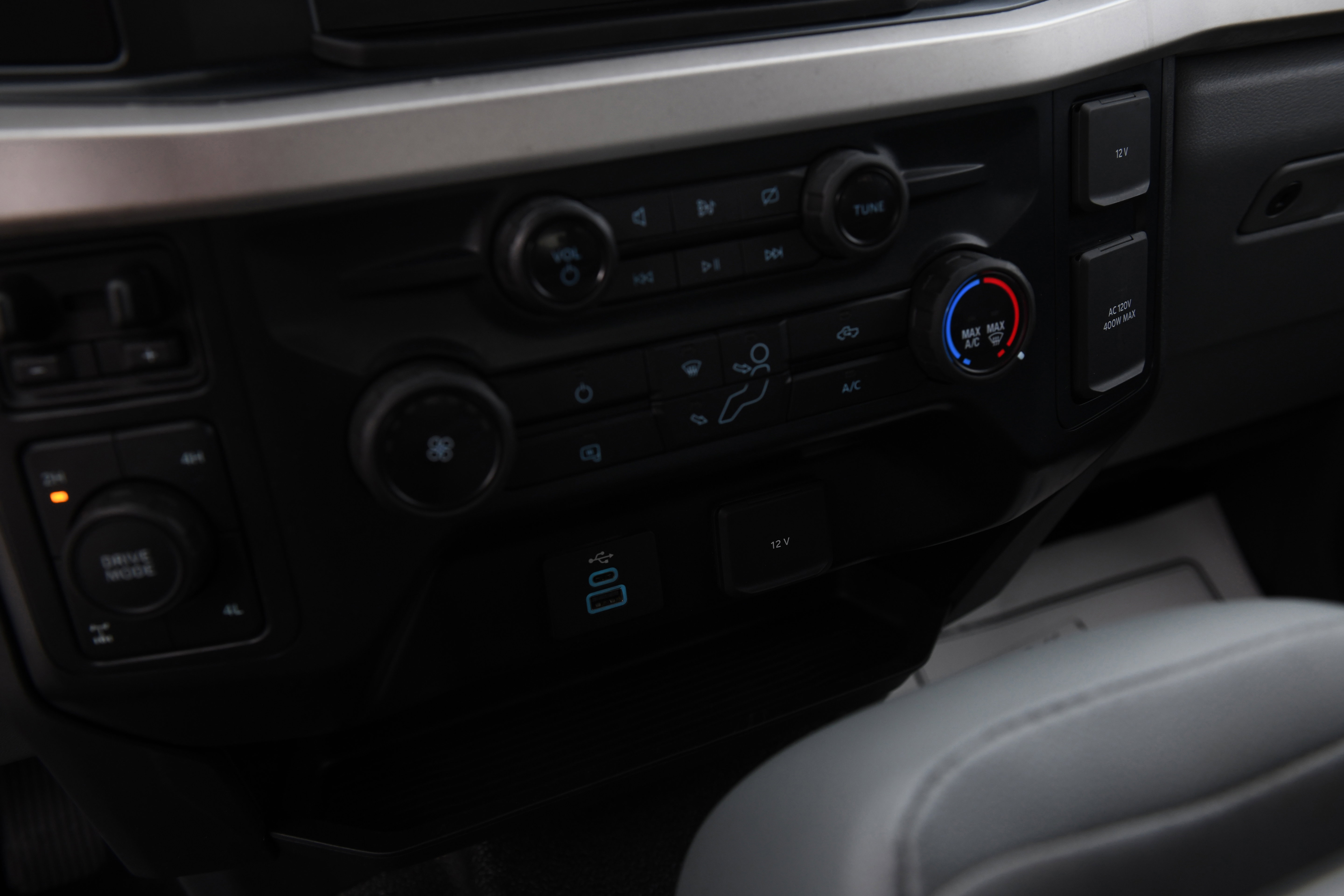 Used 2023 Ford F250 XL w/ XL Off-Road Package image 41