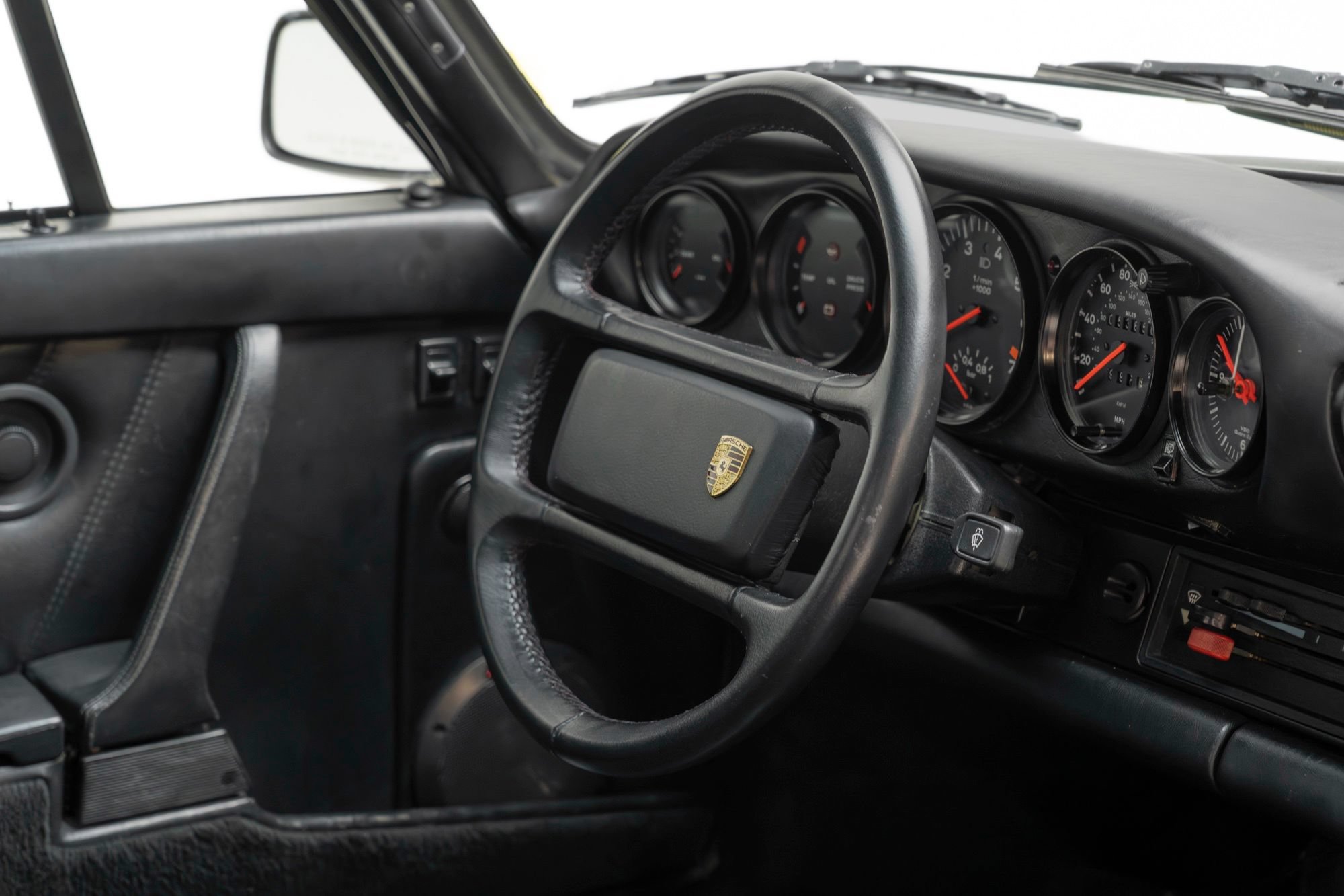 Used 1988 Porsche 911 Carrera RWD image 37