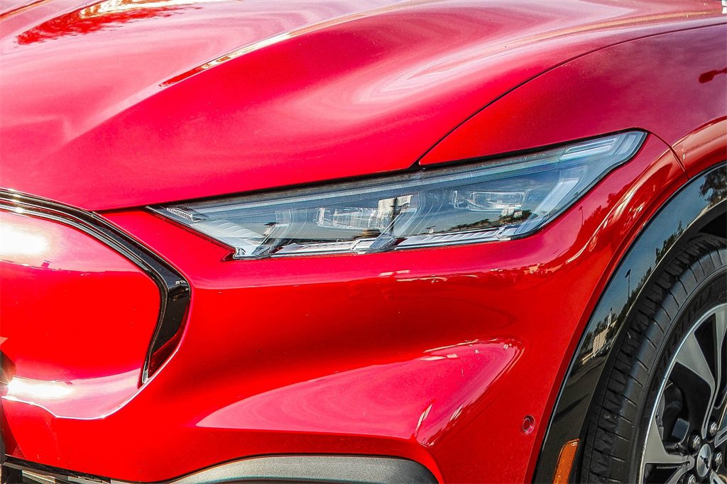 Used 2021 Ford Mustang Mach-E Premium image 4