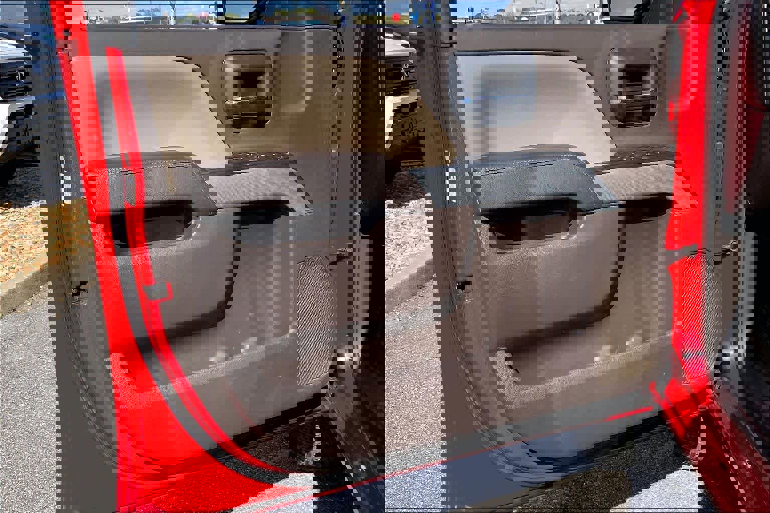 Used 2018 Chevrolet Silverado 1500 LT w/ All Star Edition image 19