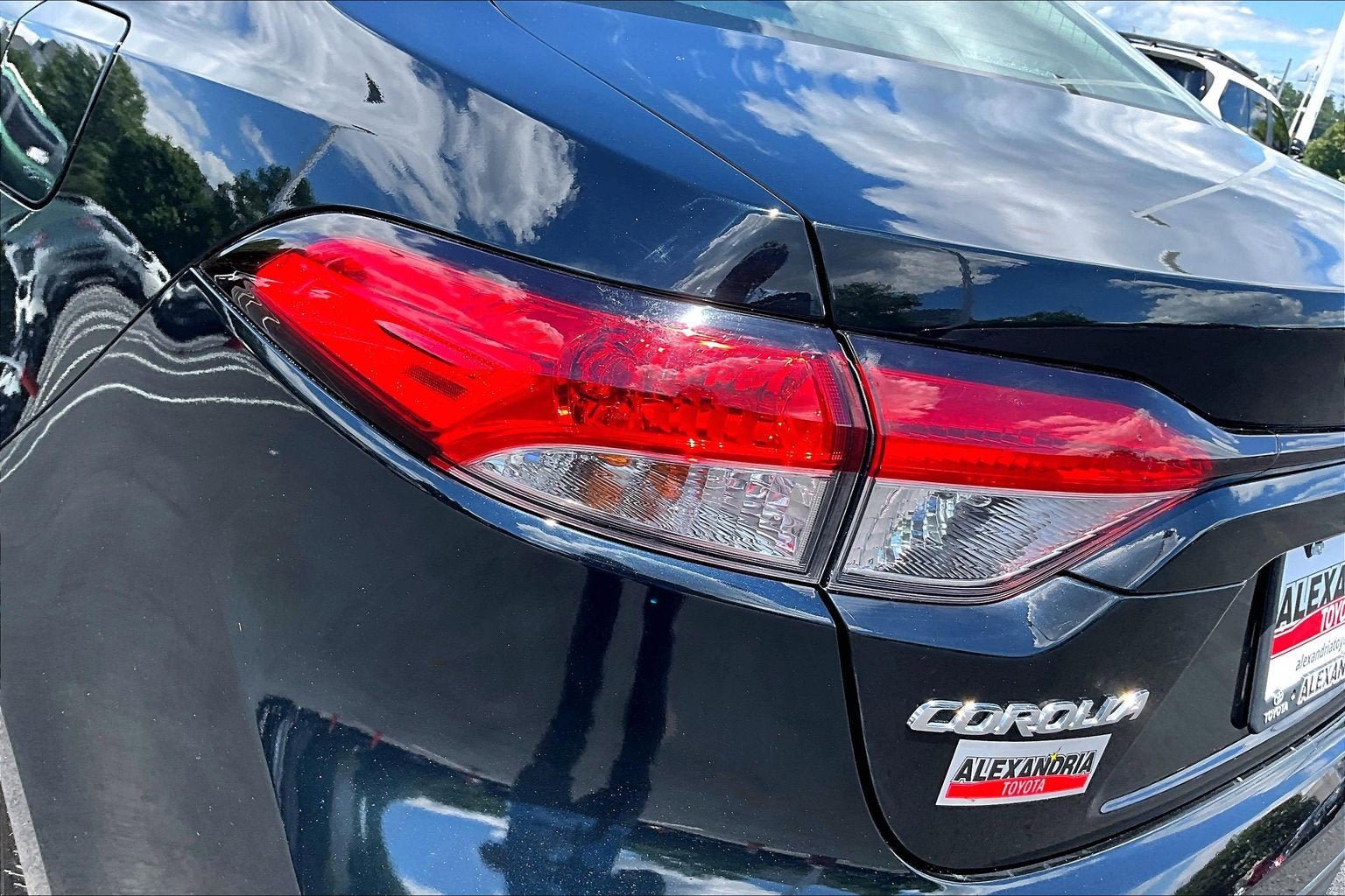 Used 2024 Toyota Corolla LE FWD image 27