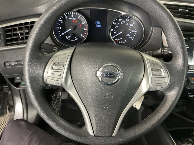 Used 2015 Nissan Rogue S FWD image 14