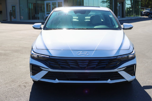 New 2026 Hyundai Elantra Limited FWD image 2