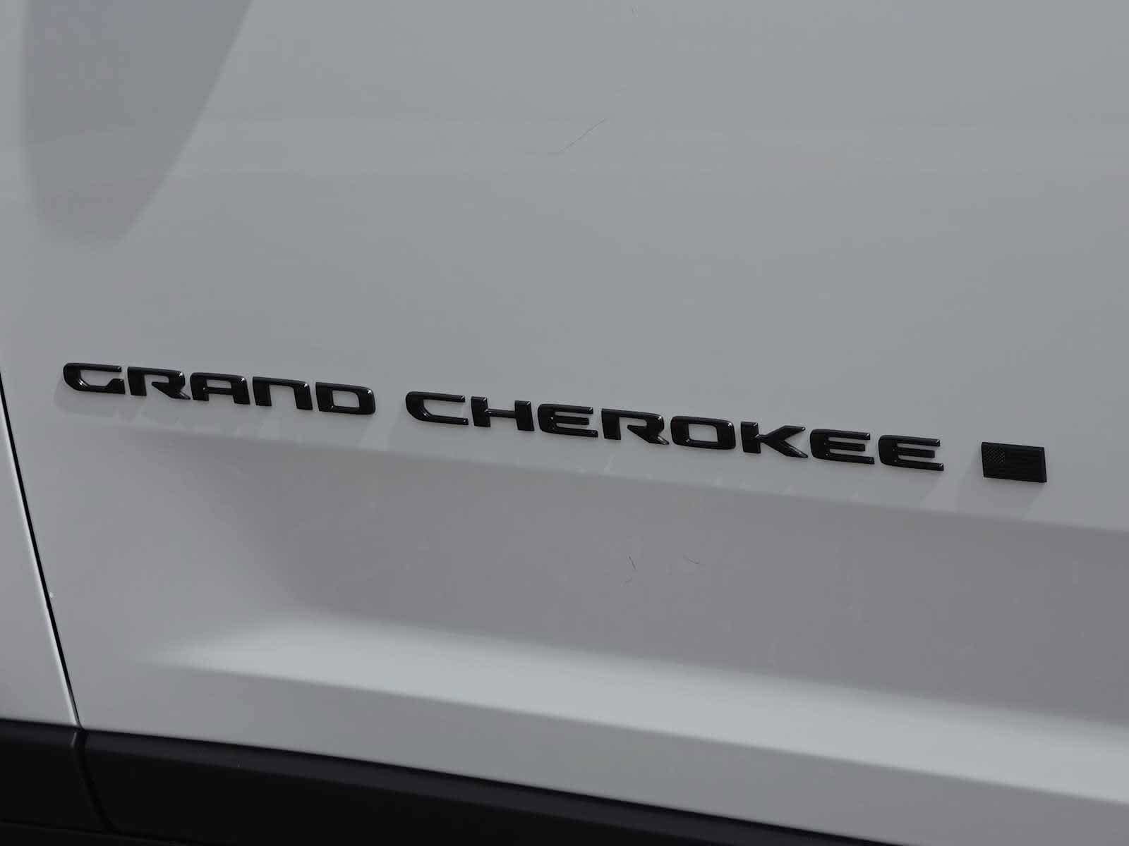 New 2026 Jeep Grand Cherokee Altitude AWD/4WD image 7