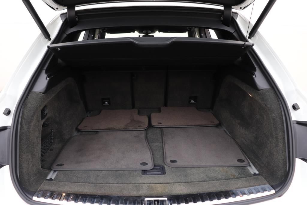 Used 2017 Bentley Bentayga image 29