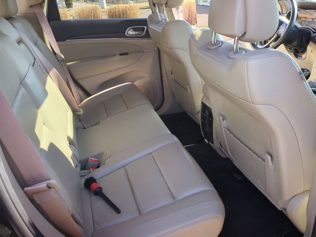 Used 2018 Jeep Grand Cherokee Limited w/ Trailer Tow Group IV image 30