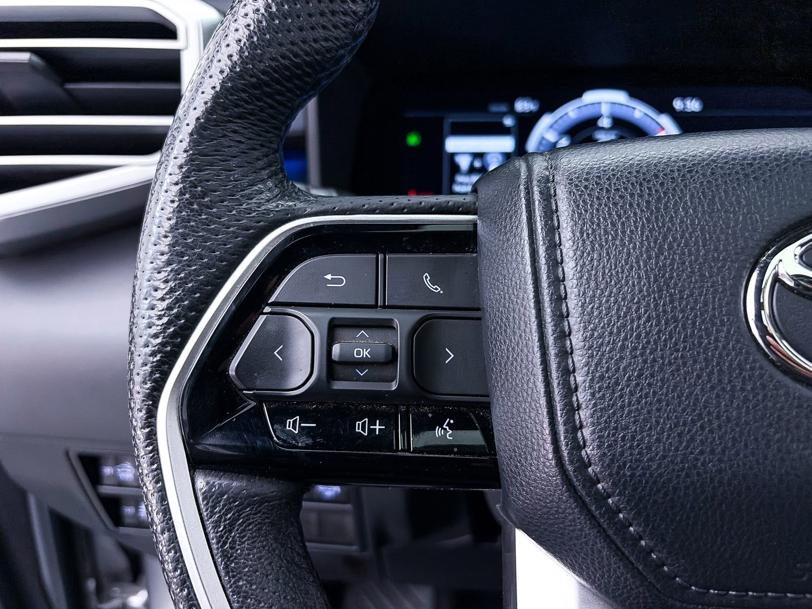 Used 2023 Toyota Tundra Platinum AWD/4WD image 34