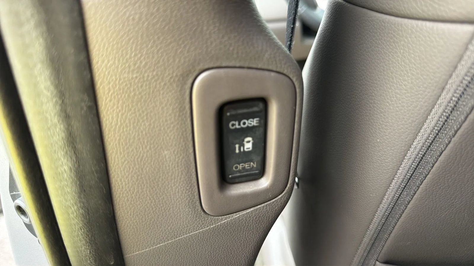Used 2016 Honda Odyssey EX-L image 42