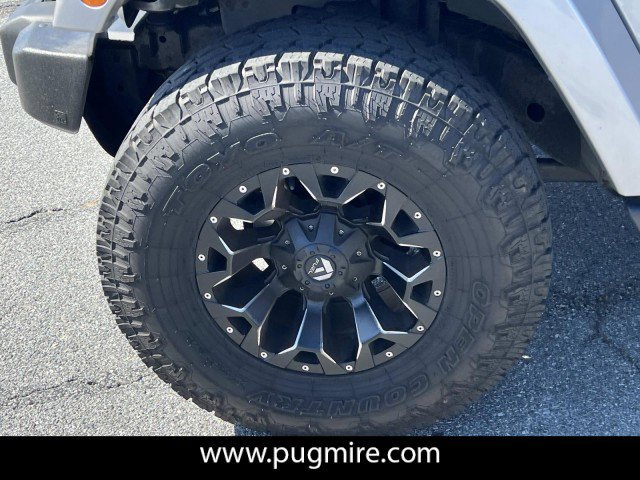Used 2016 Jeep Wrangler Unlimited Sahara w/ Dual Top Group AWD/4WD image 11