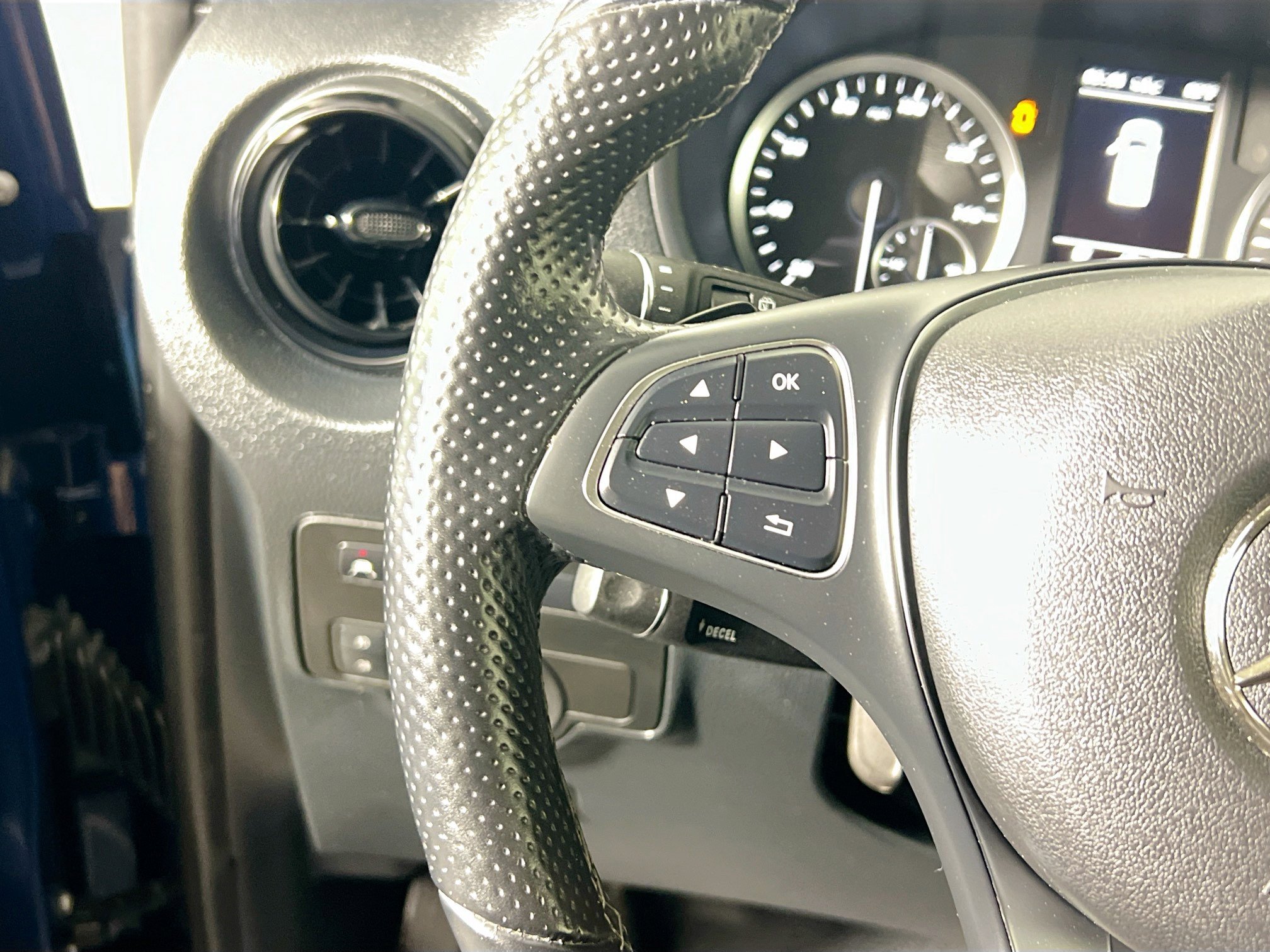 Used 2023 Mercedes-Benz Metris Passenger image 17