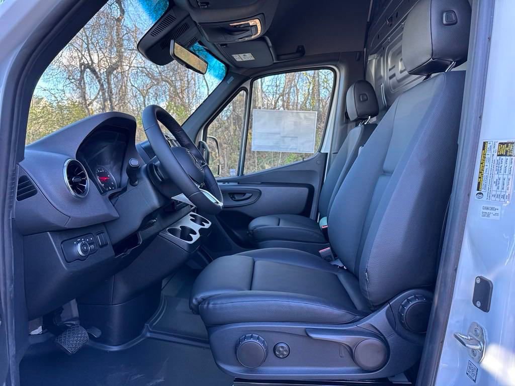New 2025 Mercedes-Benz Sprinter 3500 image 9