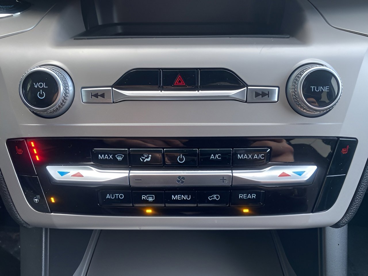 Used 2023 Ford Explorer XLT w/ Equipment Group 202A image 48