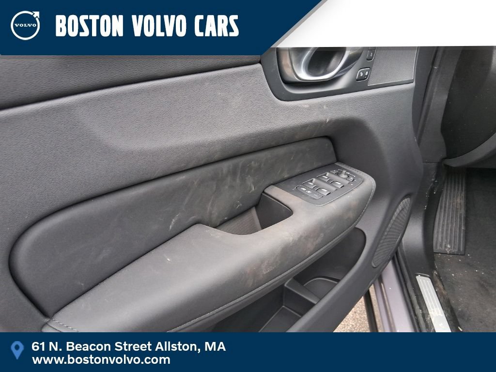 New 2026 Volvo XC60 B5 Plus w/ Protection Package Premier AWD/4WD image 9