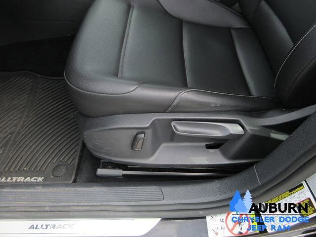 Used 2017 Volkswagen Golf Alltrack SE image 32