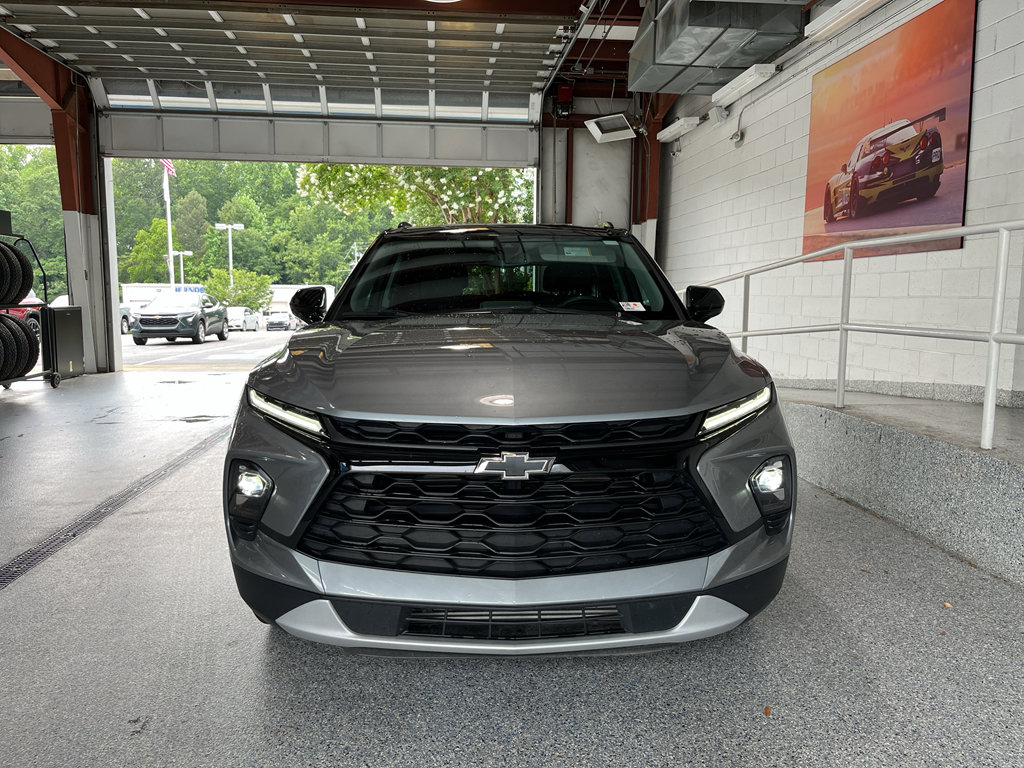 Used 2024 Chevrolet Blazer LT w/ Convenience Package FWD image 2