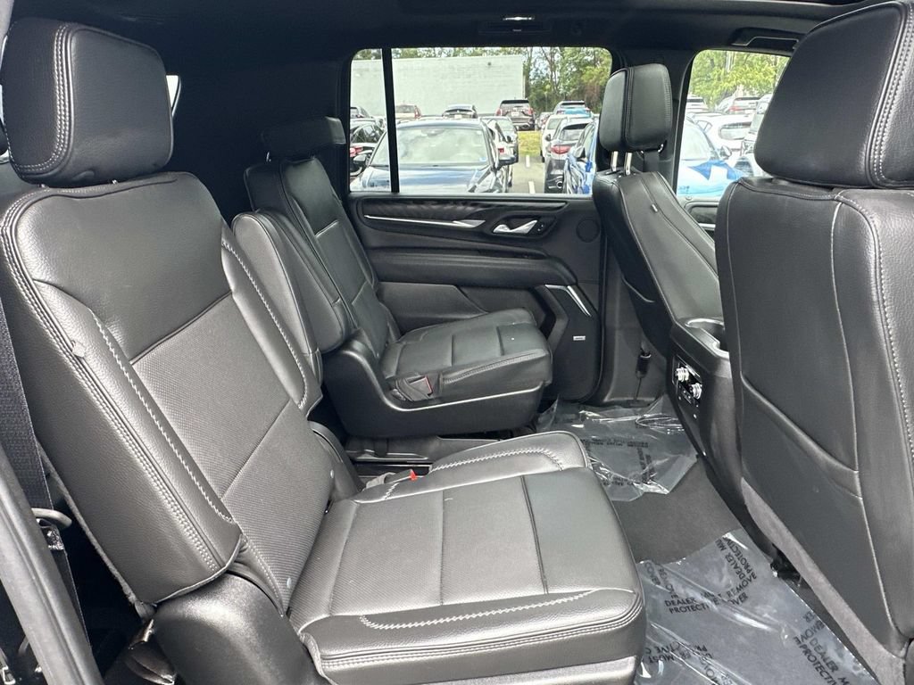 Used 2024 GMC Yukon XL Denali AWD/4WD image 16