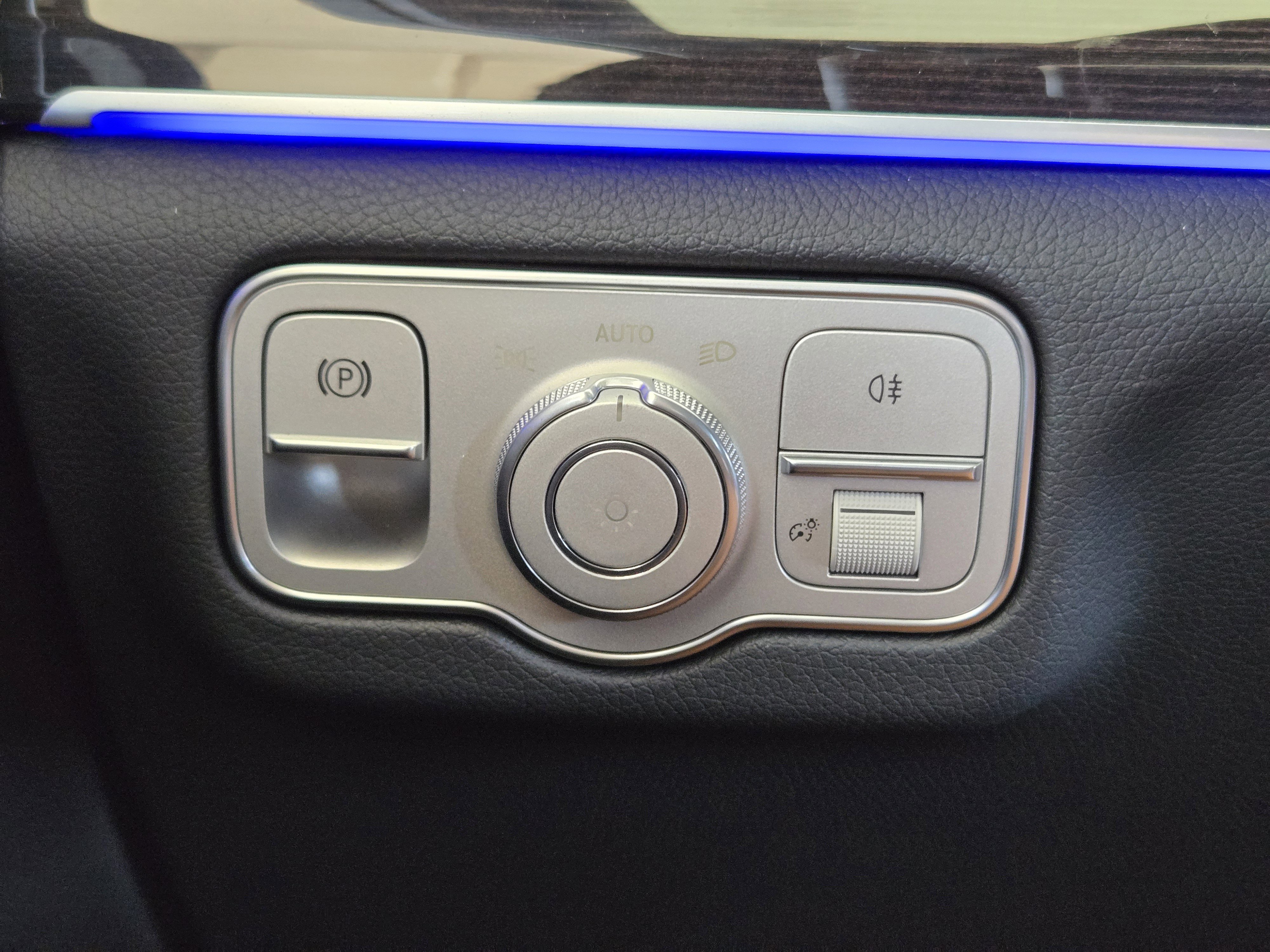 Used 2025 Mercedes-Benz GLE 350 4MATIC image 23