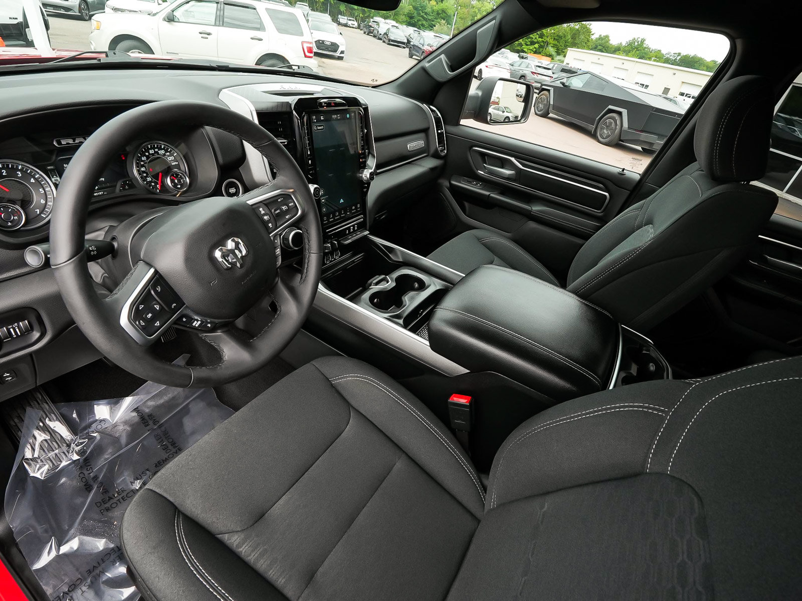 Used 2025 RAM 1500 Big Horn AWD/4WD image 17