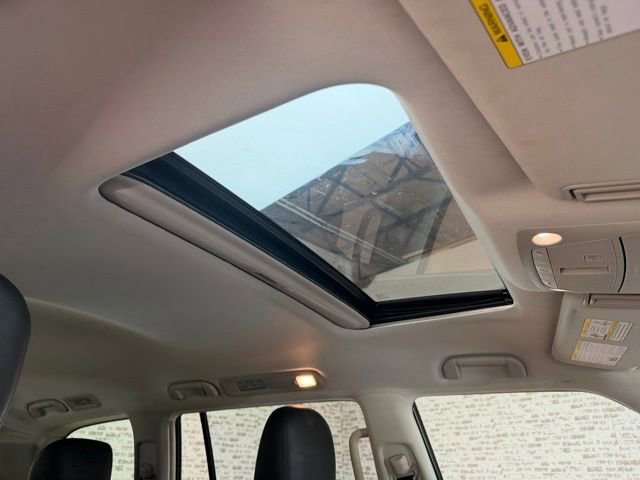 Used 2022 Nissan Armada SL w/ Captain's Chairs Package image 11