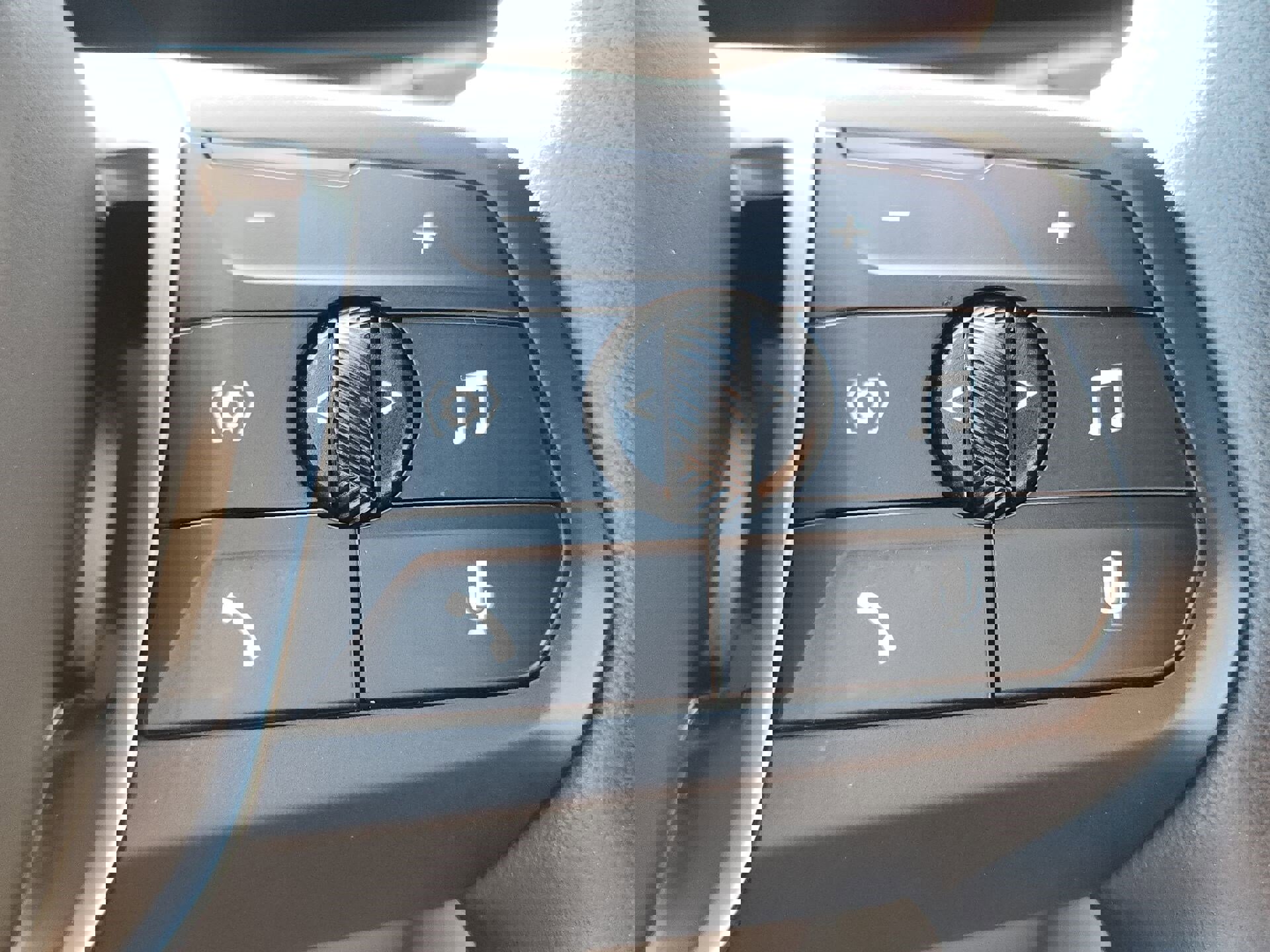 Certified 2025 BMW X1 xDrive28i image 21