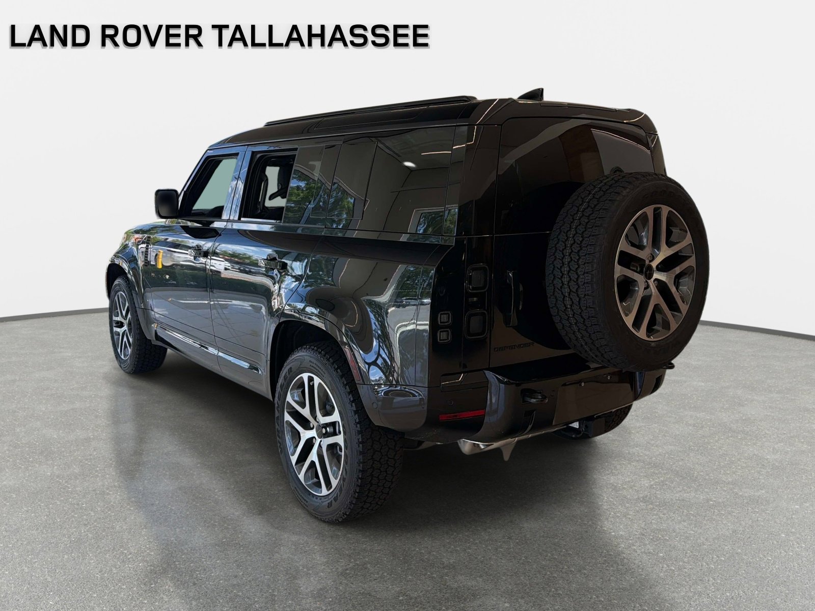 New 2026 Land Rover Defender 110 X-Dynamic SE image 7