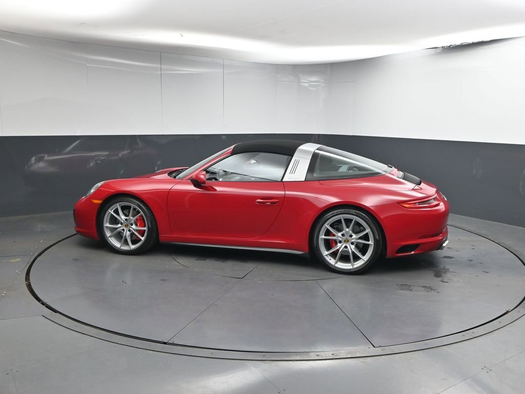Certified 2019 Porsche 911 Targa 4S AWD/4WD image 2